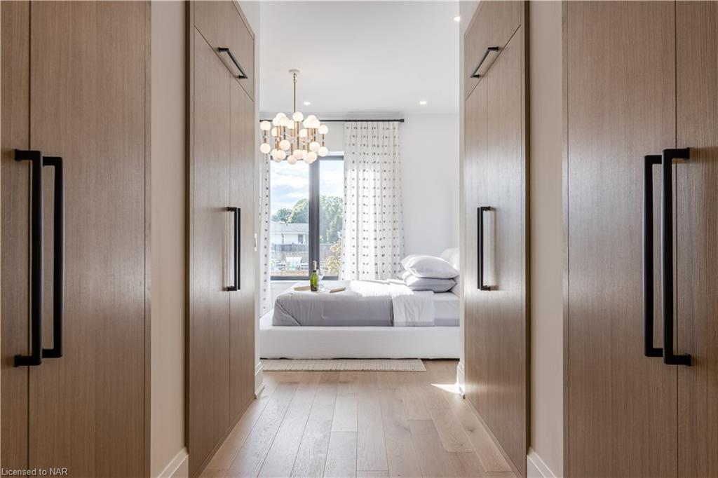 Listing Address Here