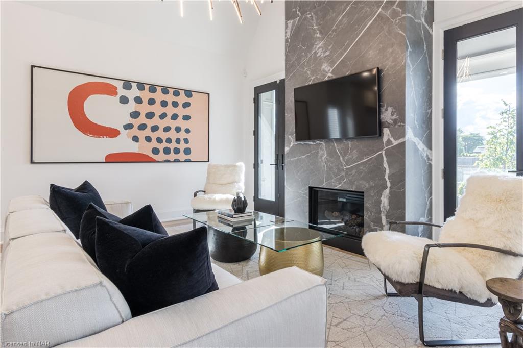 Listing Address Here