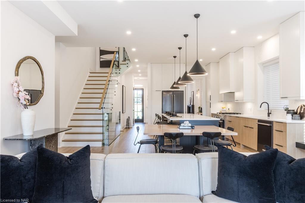 Listing Address Here