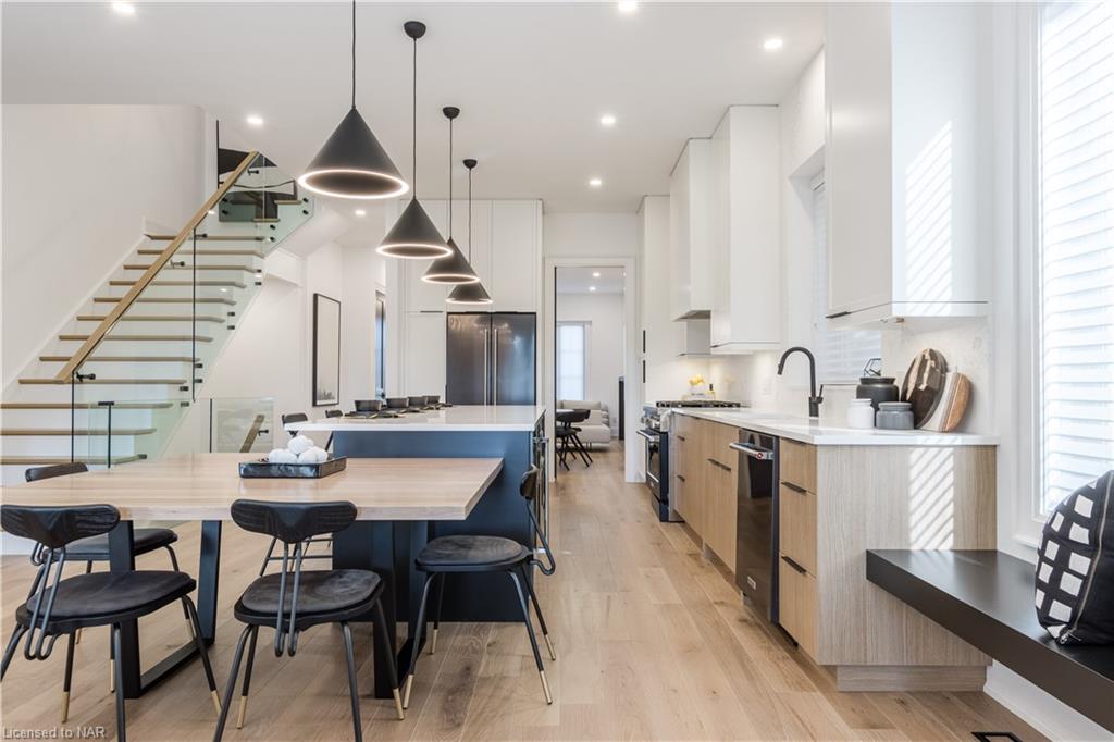 Listing Address Here