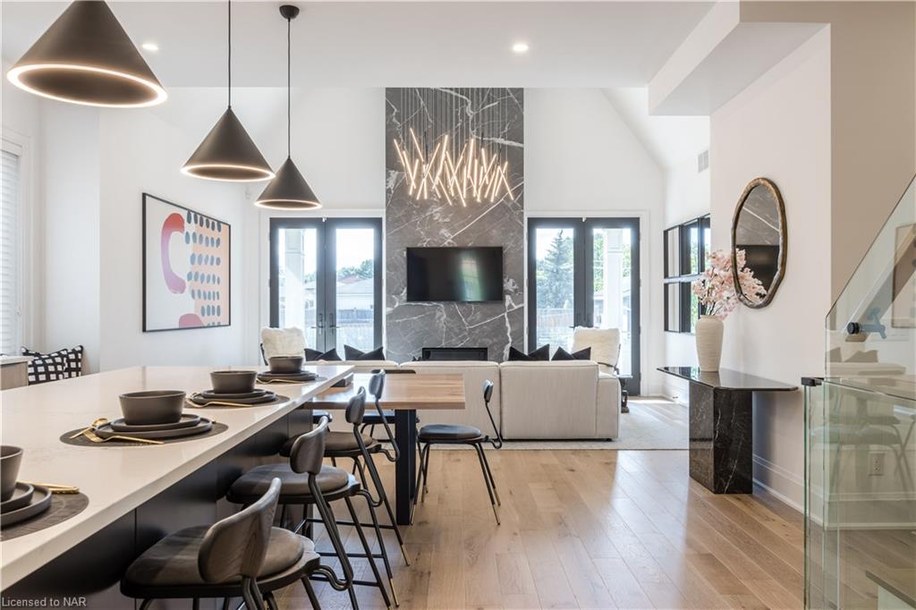 Listing Address Here