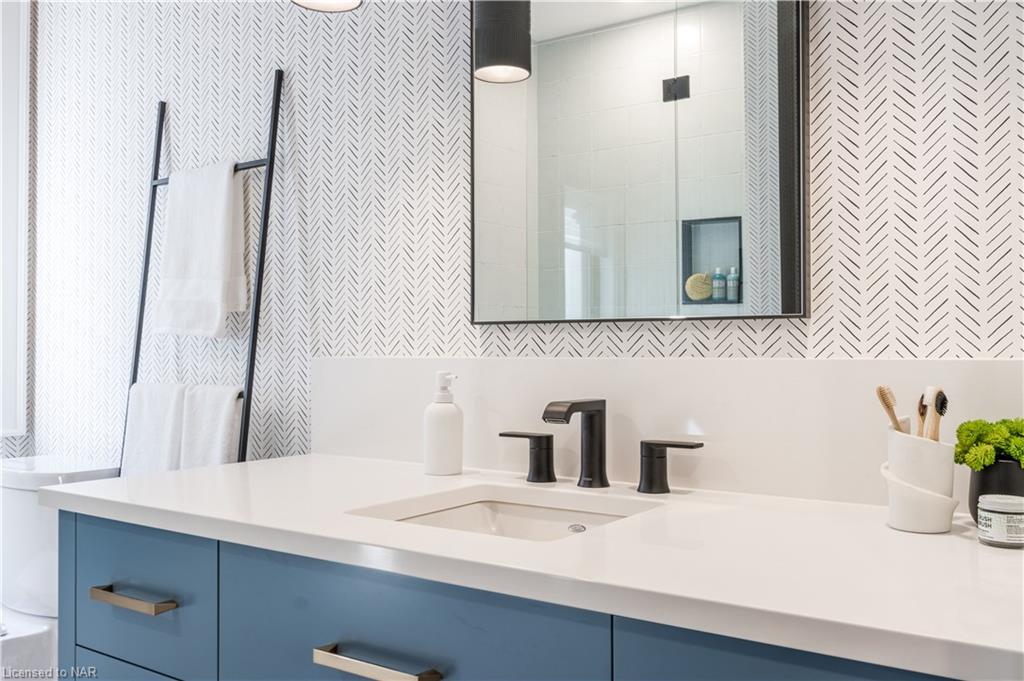 Listing Address Here